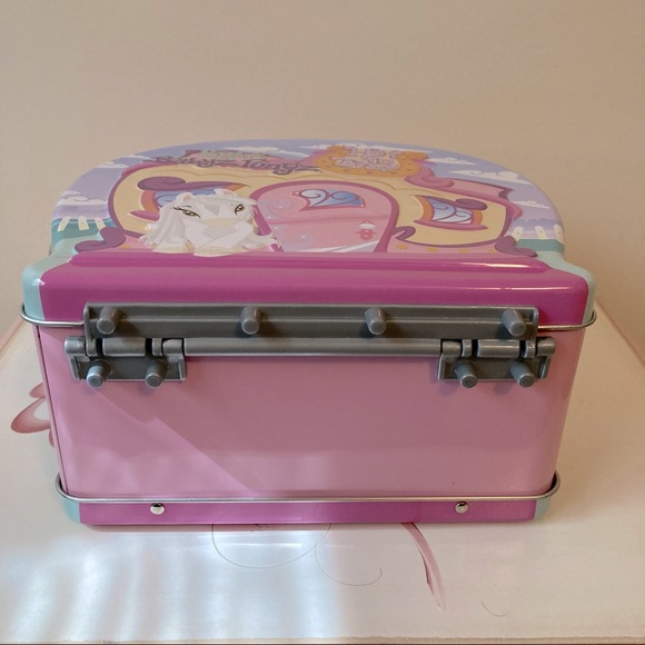 Bratz Babyz Ponyz Hot to Trot Metal Carrying Case - Picture 5 of 8